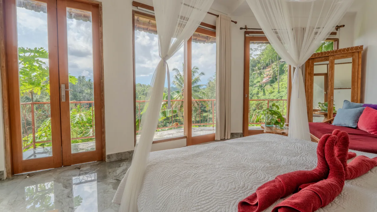 Room 3 view 4