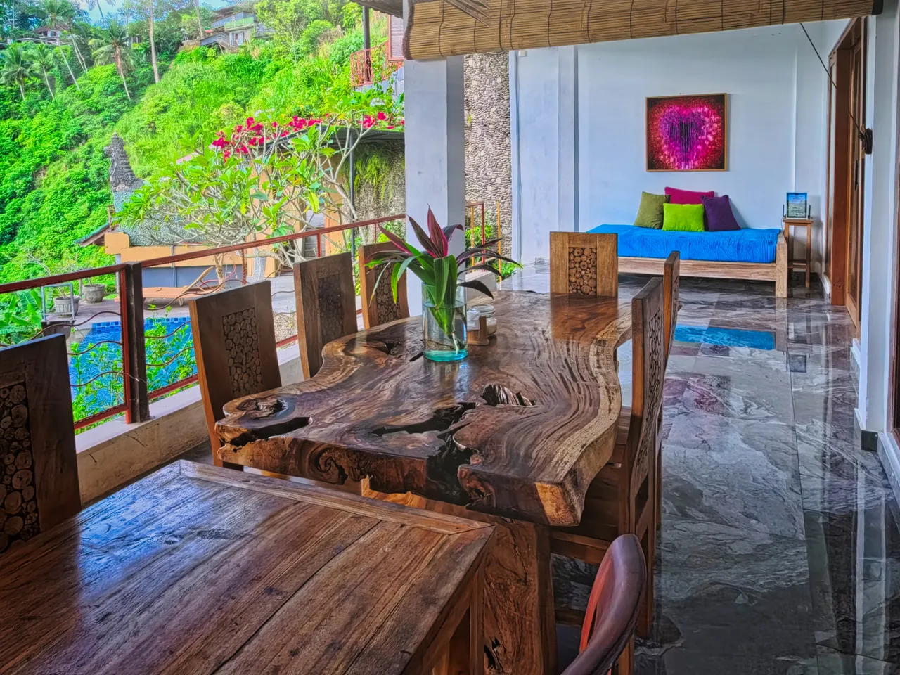 Room 4A kitchen and dining terrace