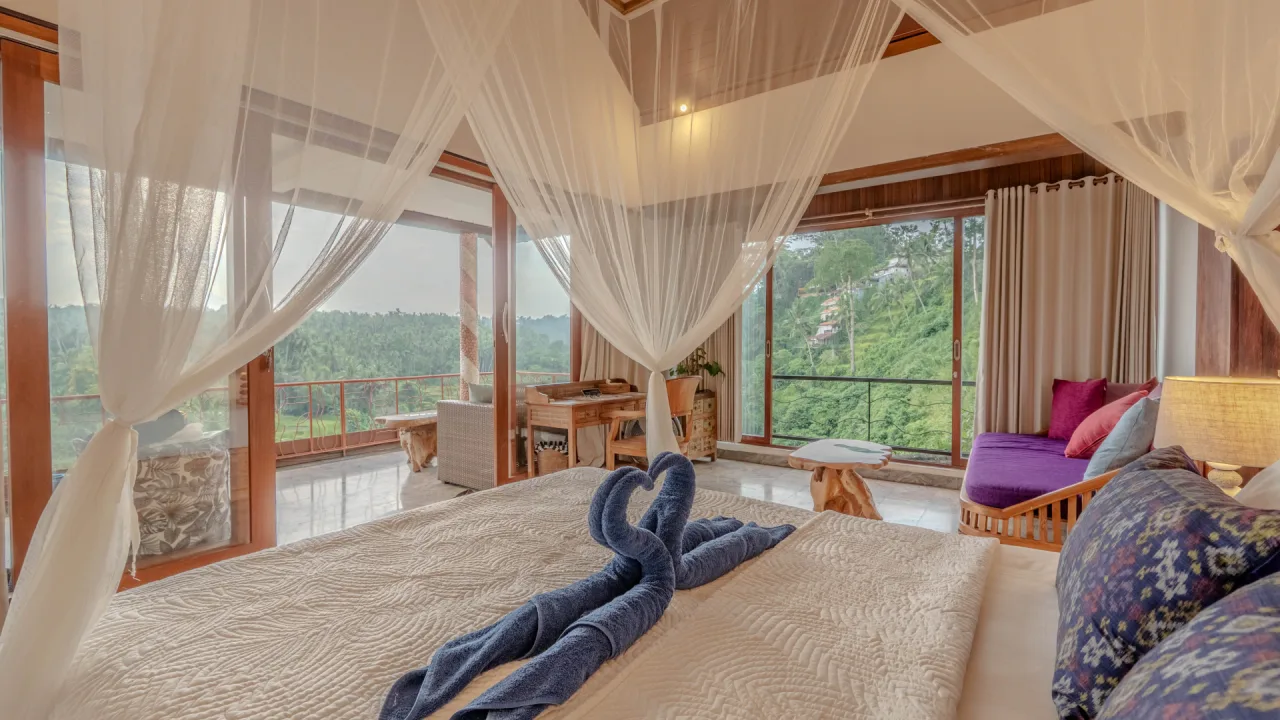 Sky Rooms — upper level with mountain and valley panoramas