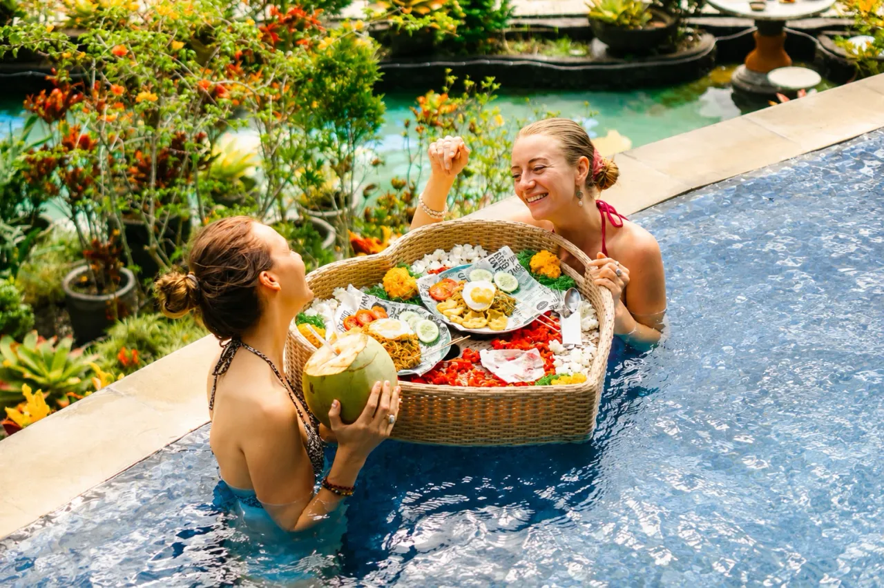 Floating breakfast served in the pool at River Song
